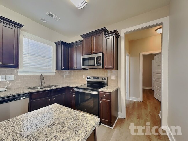 Photo - 8 Golden Crk Trl