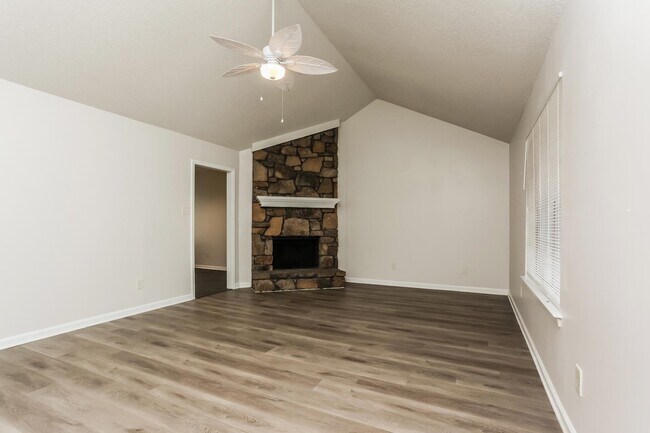 Photo - 6469 Trysting Oak Dr