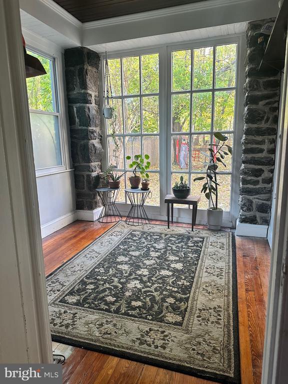 Photo - 111 E Gorgas Ln Unit 1