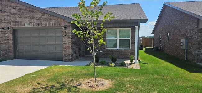 Building Photo - 627 NW 68th Ave