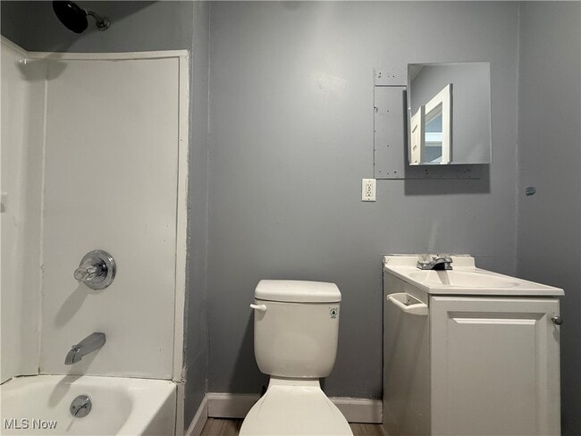 Photo - 11205 Notre Dame Ave Unit Down