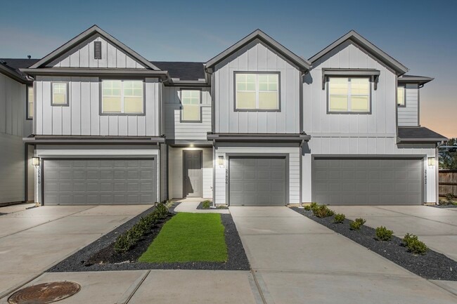 Building Photo - 27806 Western Crk Ct