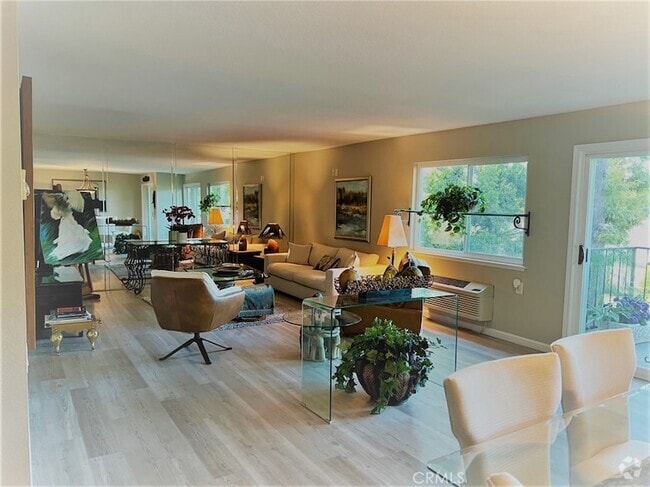 Building Photo - 2370 Via Mariposa W Unit 1C Rental