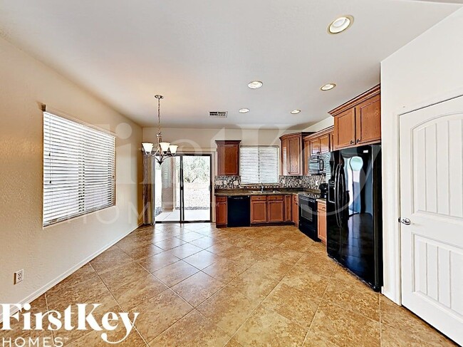 Photo - 802 W Love Rd