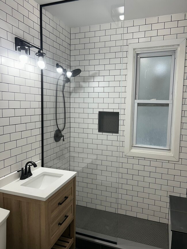 Bathroom - 1952 W Henderson St Unit 1