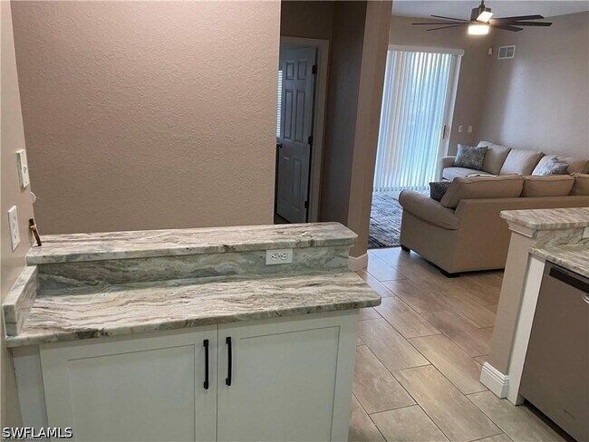 Building Photo - 9025 Colby Dr Unit 2113