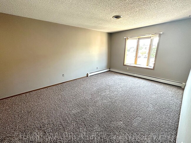 Photo - NEWLY UPDATED 2 BD, 1 BA NEAR DOWNTOWN SIO... Apartment Unit 809 W 10th St #7