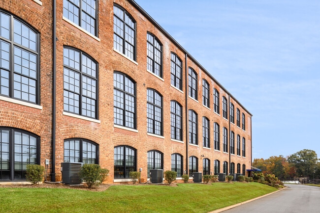 Lofts By The Lake