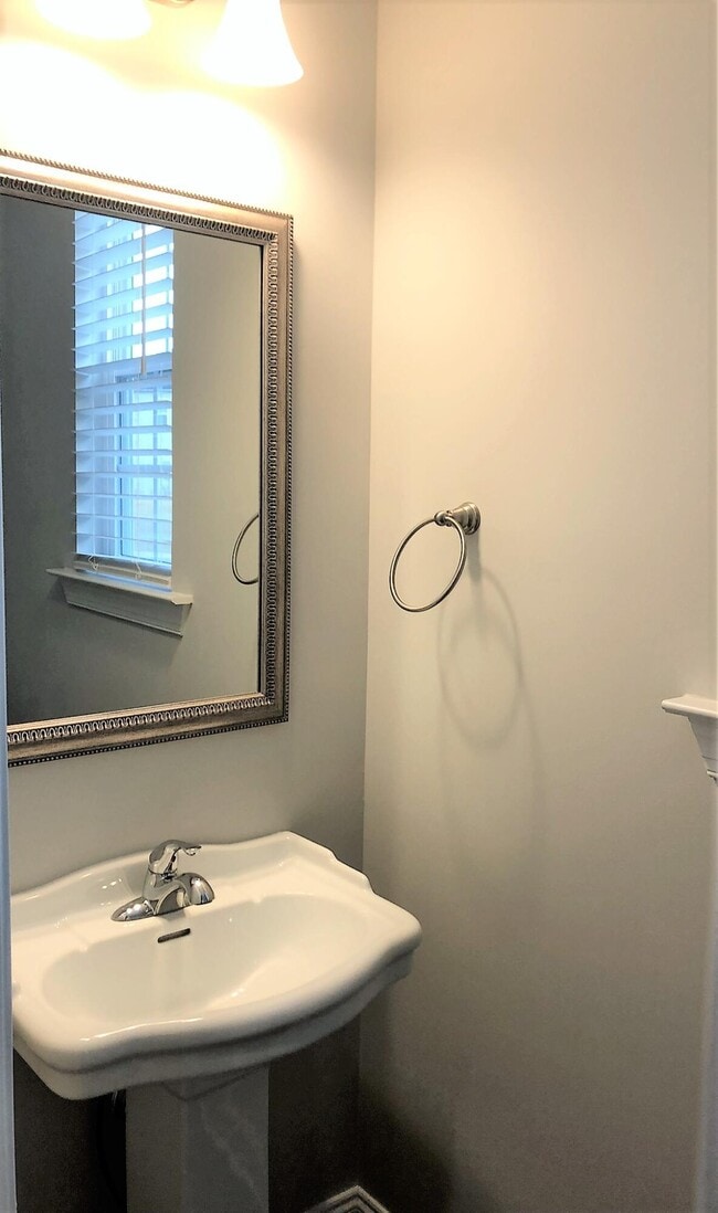 Photo - 902 Chesford Dr