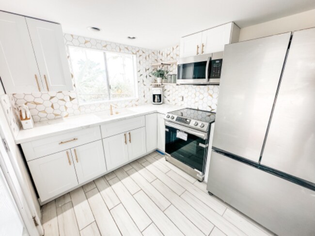 Photo - 73-1202-1202 Ahulani St Unidad 2