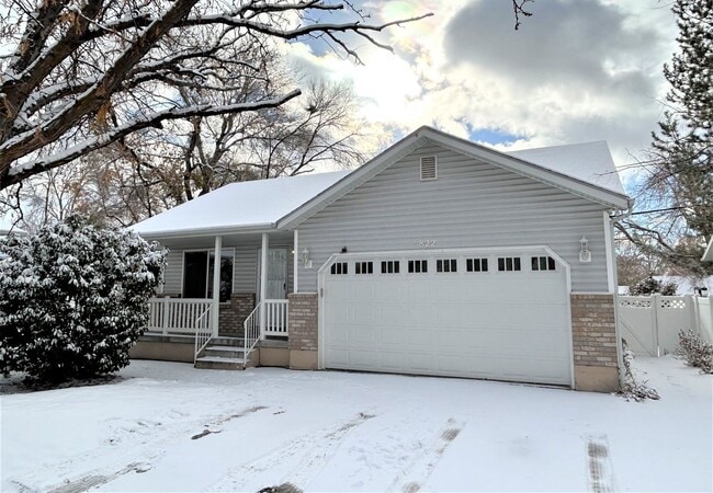 3 Bedroom / 3 Bath Home in Millcreek - 3 Bedroom / 3 Bath Home in Millcreek