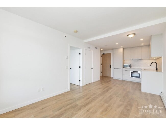 Photo - 13685-13102 102 Ave Unit 2104
