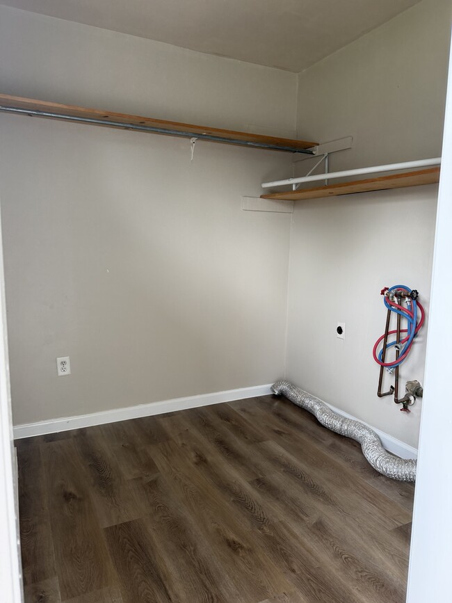 3921 Shawnee Rd Unit 3921 Shawnee Road