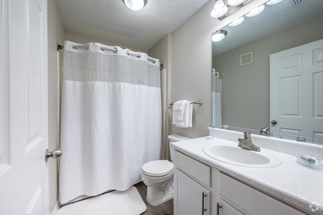 2BD/2BA Bathroom