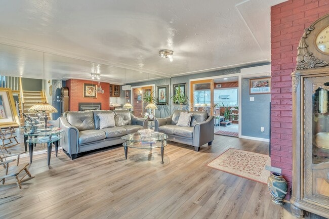 Photo - 10240 Potomac St