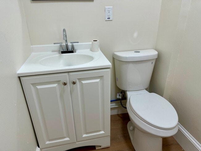 278 Auburn St Unit 2