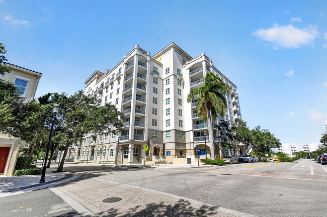 Building Photo - 403 S Sapodilla Ave Unit 502