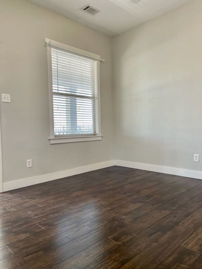 Photo - 576 N 400 W Unit 576 N 400 W