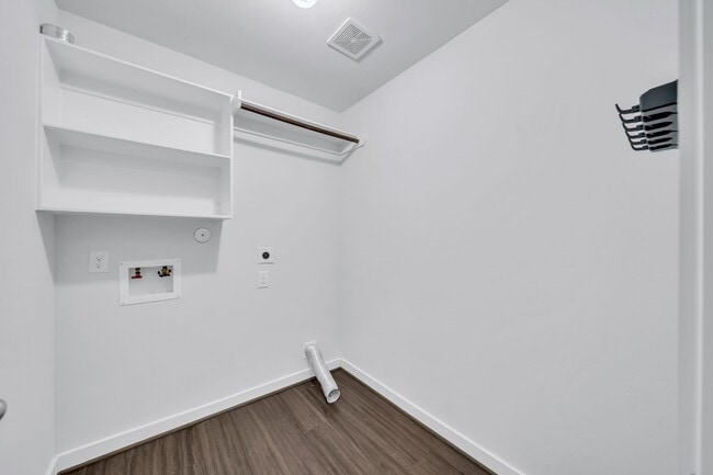 Building Photo - 15451 Royce Holly Dr