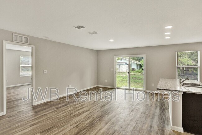Photo - 2911 Tinsley Rd