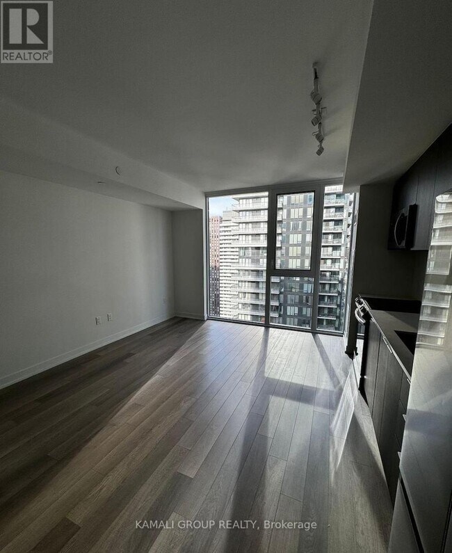 Photo - 357 King St W Unité 3707