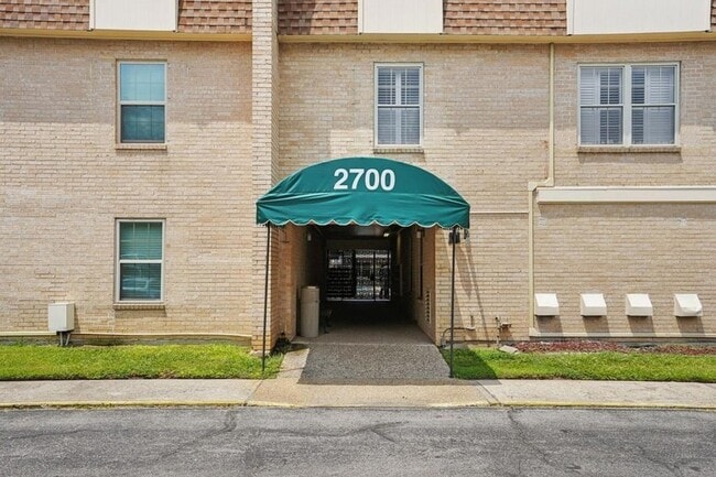 2700 Whitney Pl Unit 830