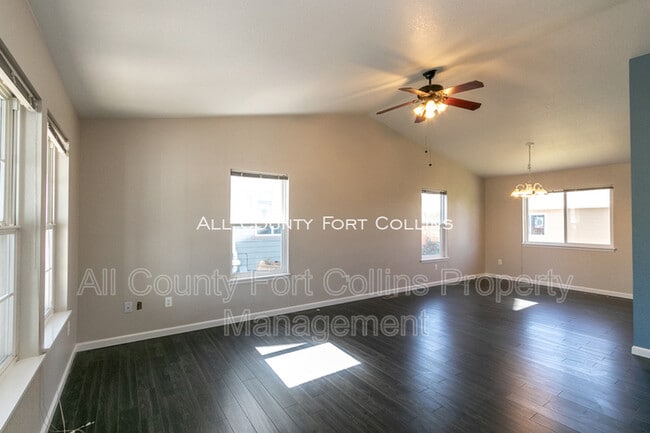 Photo - 827 Glenwall Dr