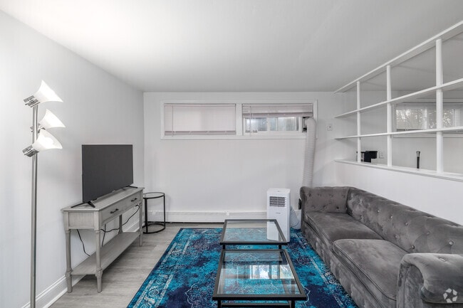 Interior Photo - 1817 Burnet Ave Rental