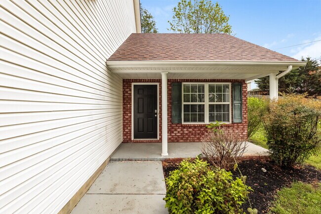 Photo - 852 Dover Glen Dr