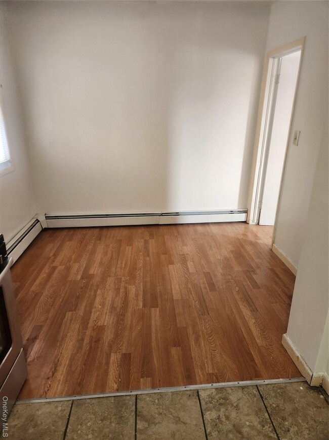 Photo - 61 Vineyard Ave