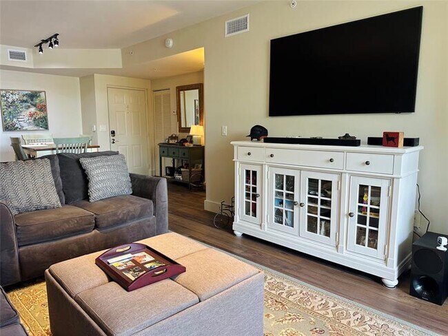Photo - 7940 N Nob Hill Rd Unit 206