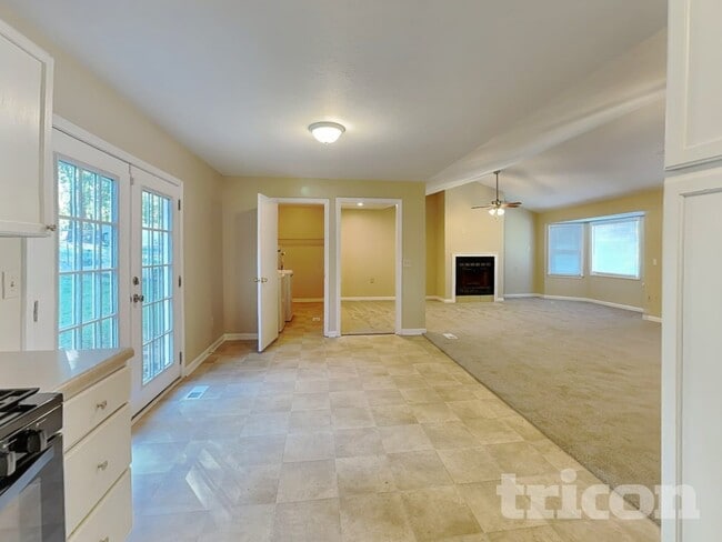 Photo - 8977 Tweeddale Dr