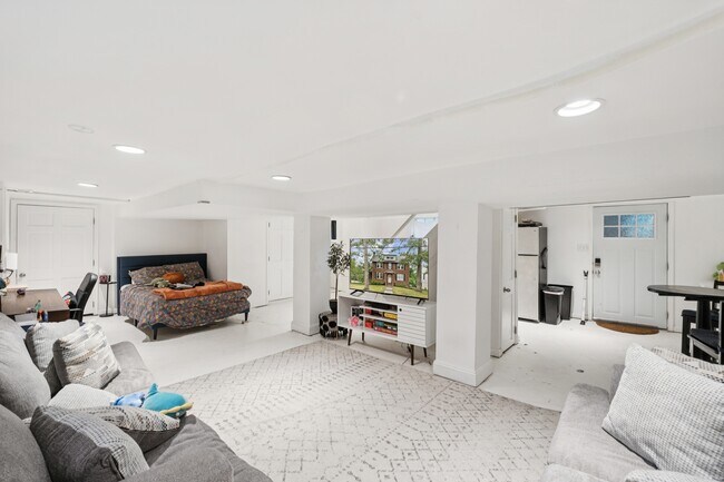 Photo - 8400 48th Ave