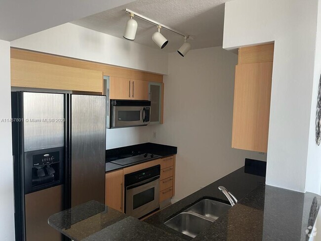 Building Photo - 325 S Biscayne Blvd Unit 3716 Rental