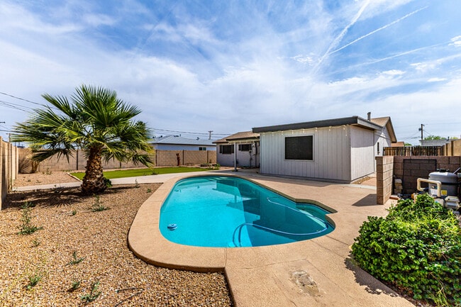 Building Photo - 1310 W Romo Jones St