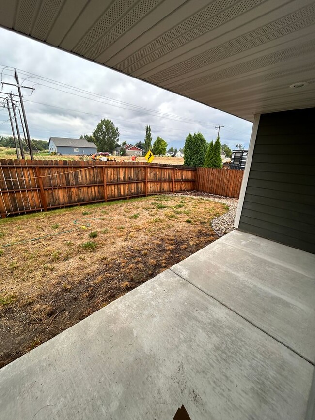 Photo - 105 Centurion St