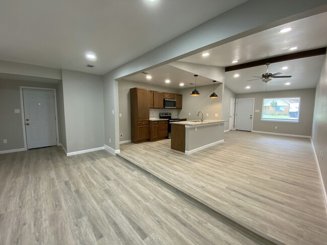 Photo - 1001 Paula Dr