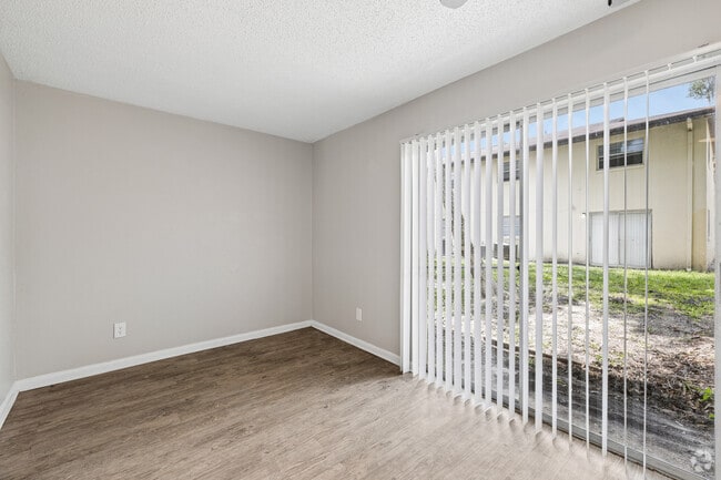 2BR, 1.5BA - 1,016SF - Dining Room - Ridge Apartments
