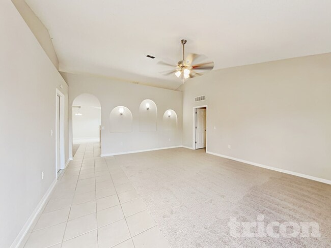 Photo - 9312 Thunderbolt Dr