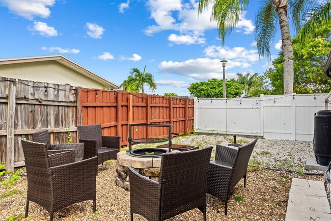 Photo - 563 SW 169th Ave