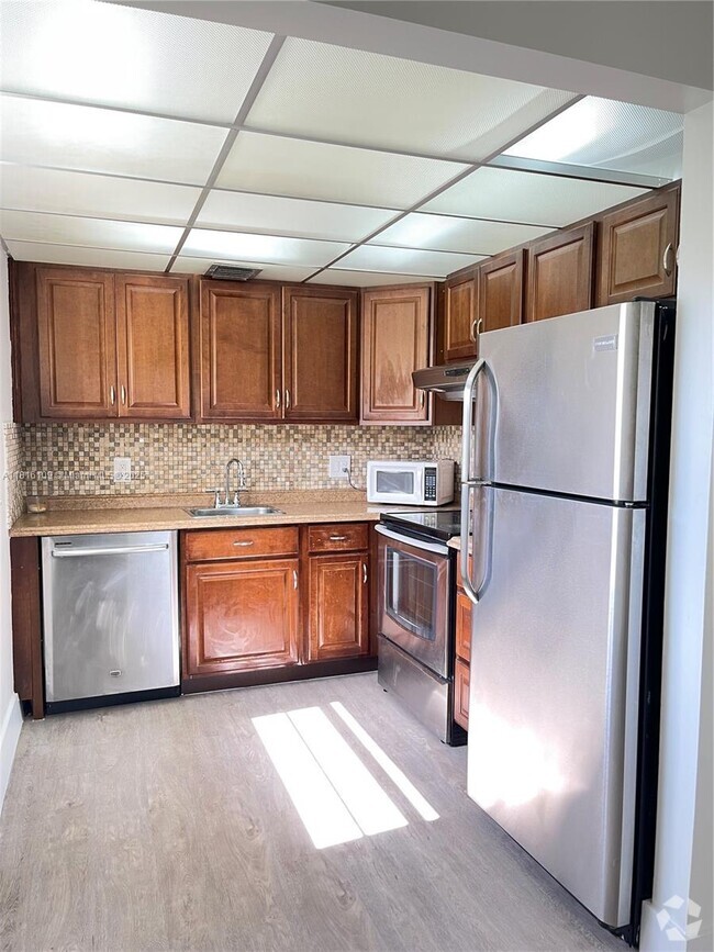 Building Photo - 150 SW 134th Way Unit 305R Rental