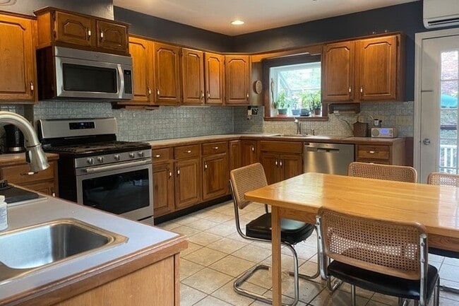 Photo - 39 Walker St