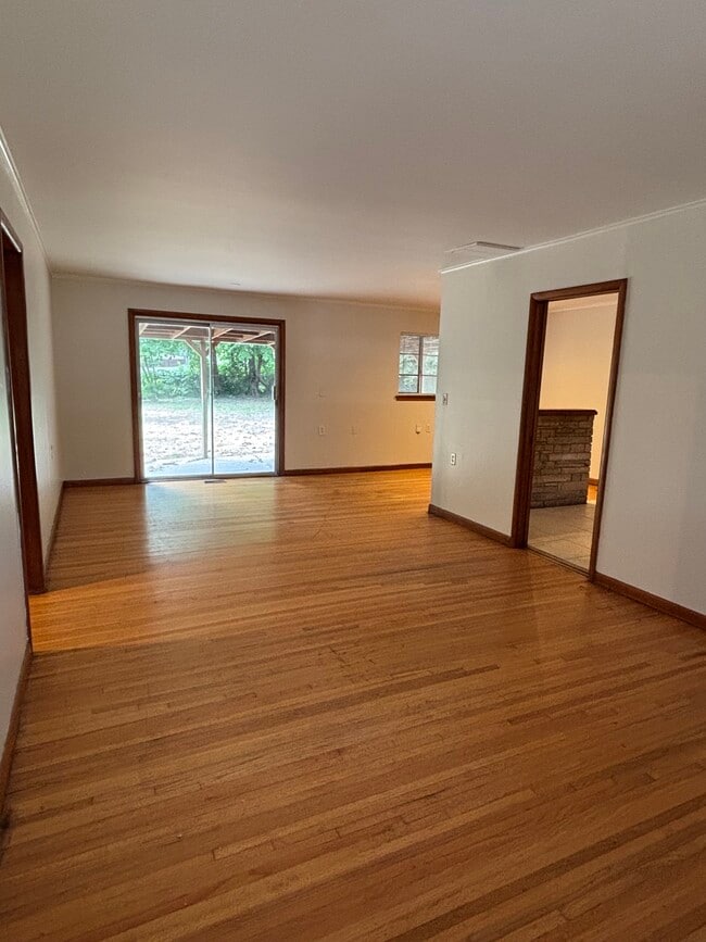 Photo - 852 N Xenophon Ave