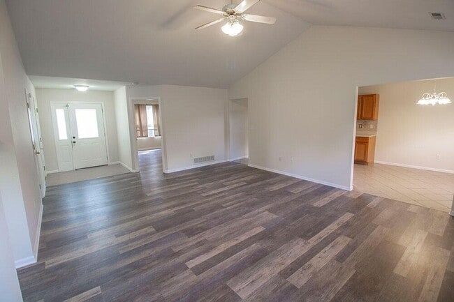 Photo - 1603 E Smiley Ln