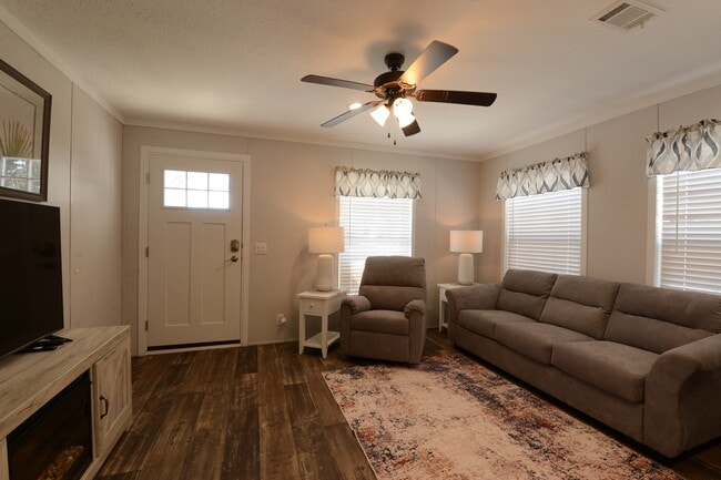 Photo - 6604 Lakewood Dr