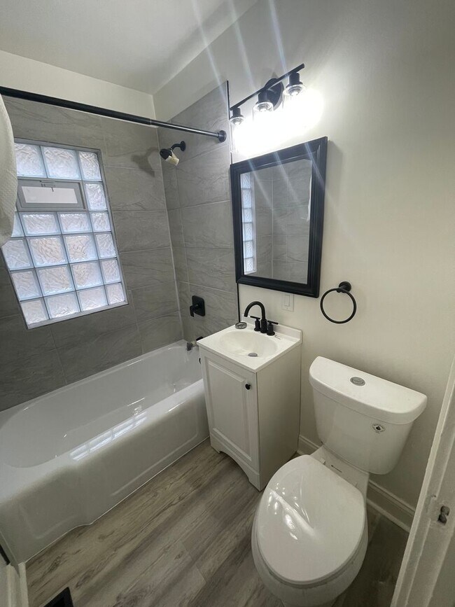 Photo - 1440 N 28th St Unit 1440 N 28th St(lower)