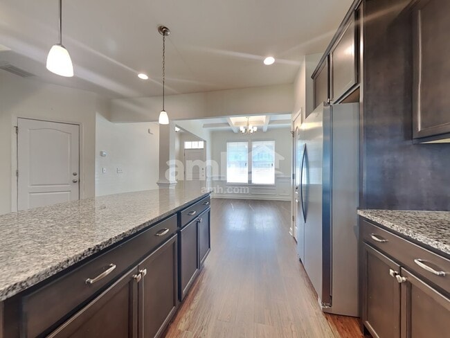 Photo - 530 Lateleaf Dr