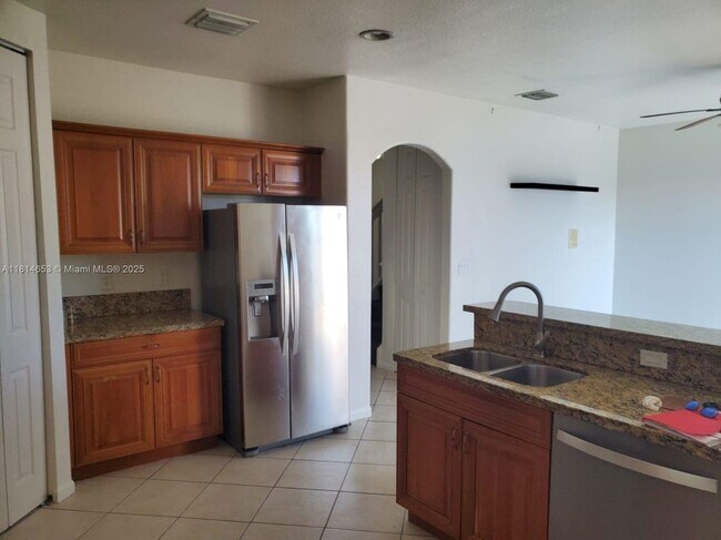 Photo - 2635 SW 84th Terrace Unit TOWNHOUSE