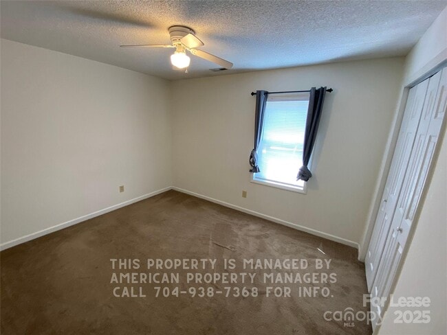 Photo - 401 Needle Ct