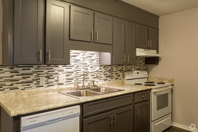 2HAB, 2BA - Villas West